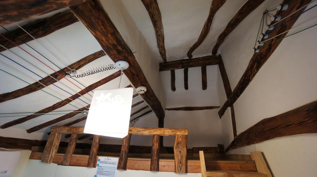 1928 Suimmaru Hanok Guesthouse جيونجو الغرفة الصورة