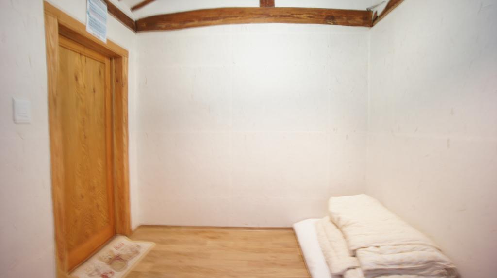 1928 Suimmaru Hanok Guesthouse جيونجو الغرفة الصورة